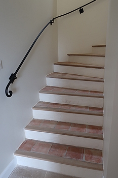 Escalier en terre cuite, nez de marche bois - Click to enlarge